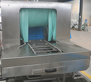 Volledig automatische industriële wasmachine voor snel en schoonmaken van plastic SUS-bakken